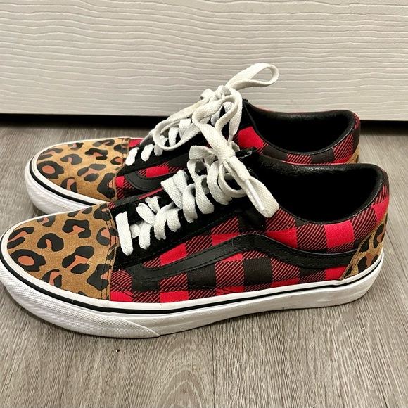 Vans - Picture 2 of 4